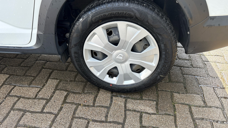 Dacia Jogger 1.0 TCe Essential 5dr Petrol Estate